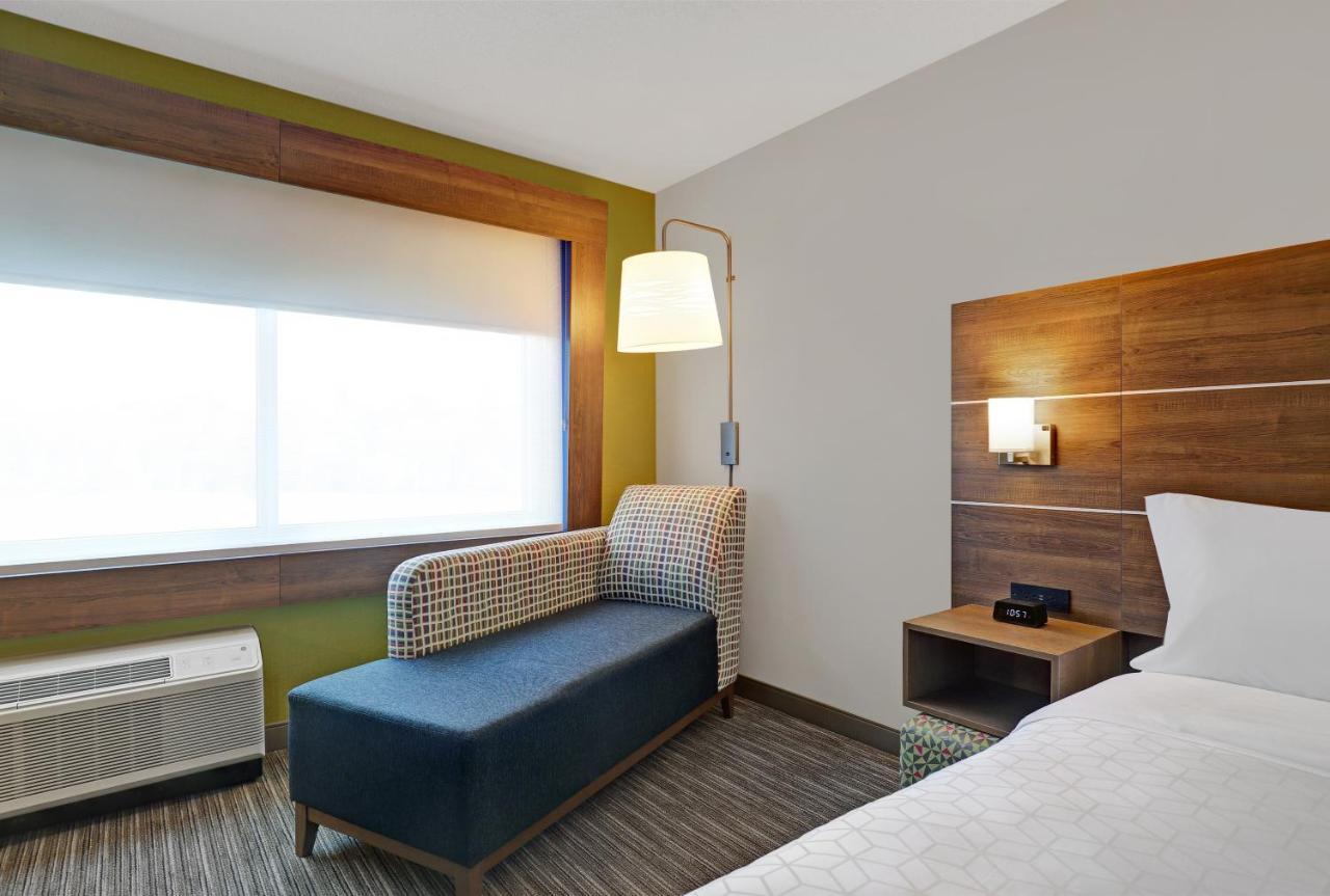 Holiday Inn Express - Kingston West By Ihg Exterior foto