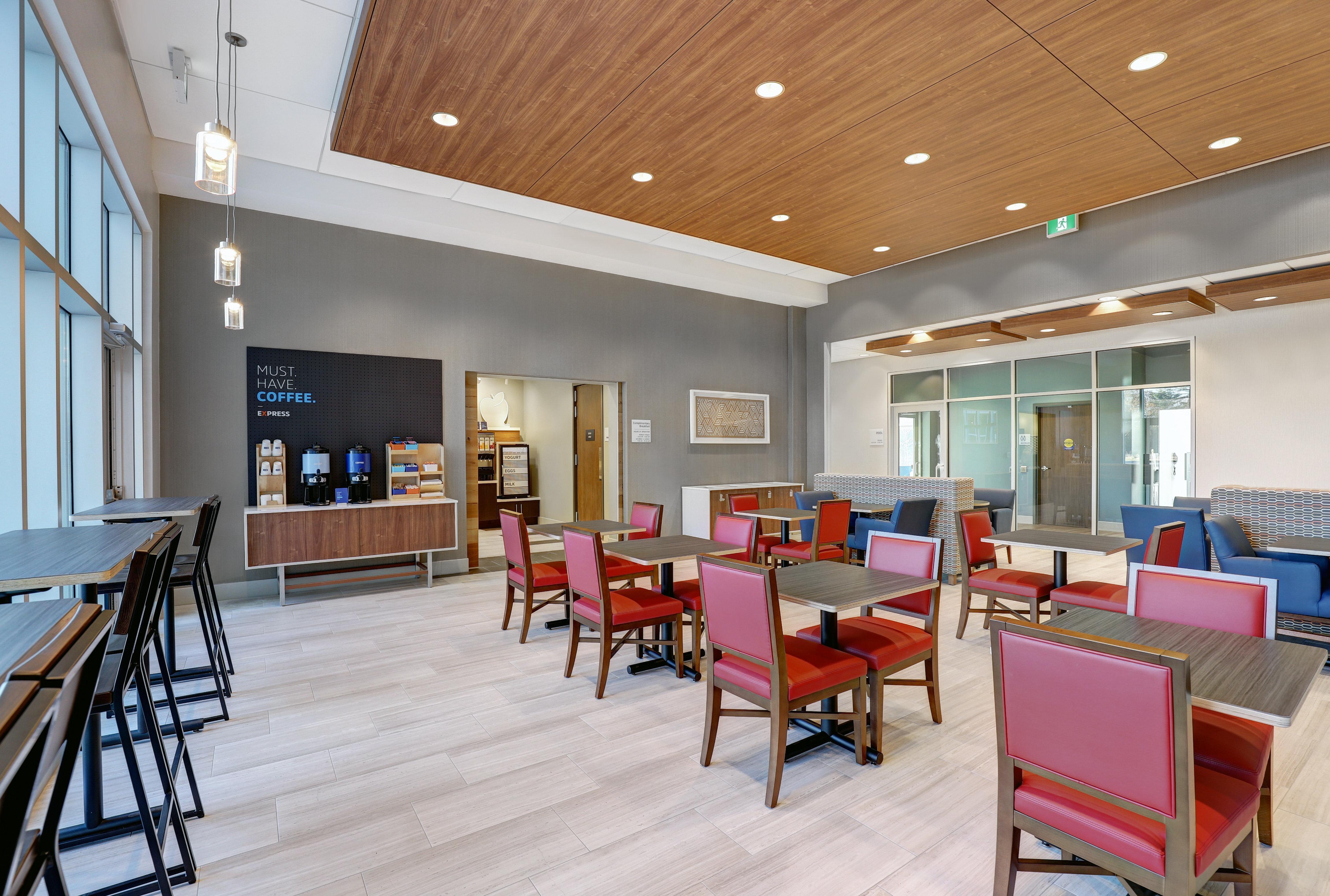 Holiday Inn Express - Kingston West By Ihg Exterior foto